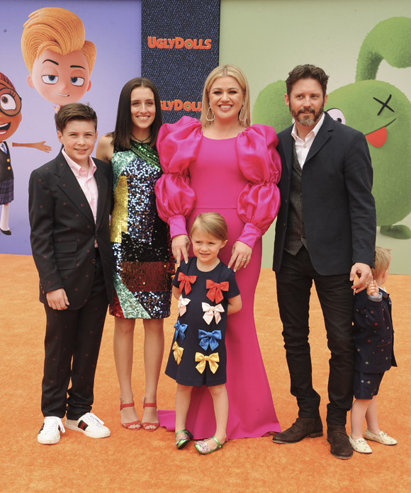 Kelly Clarkson and family in happier times