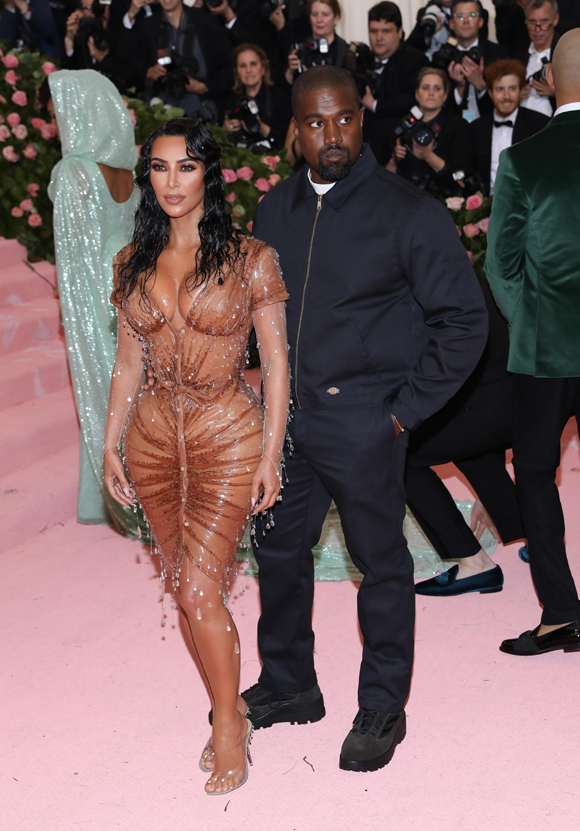 Kim looking too sexy for Kanye at the Met Gala