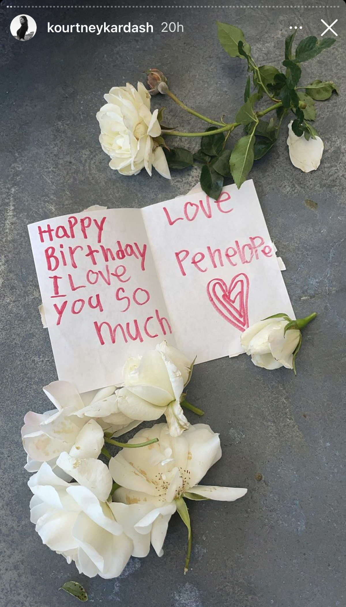 Travis Barker Sends Kourtney Kardashian Some LAVISH Flower Arrangements For Her Birthday! 
