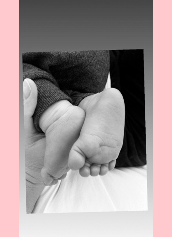 shailene woodley : baby feet instagram story