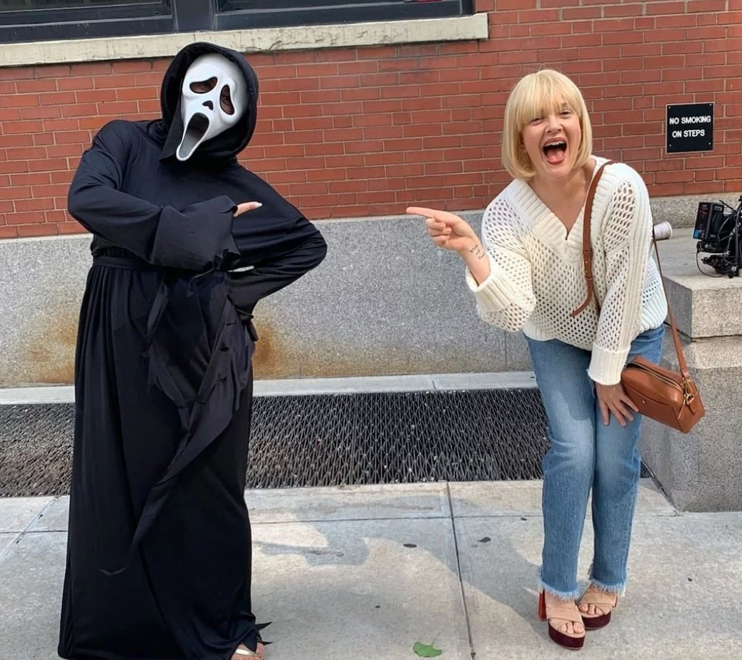 Drew Barrymore dresses as her scream character
